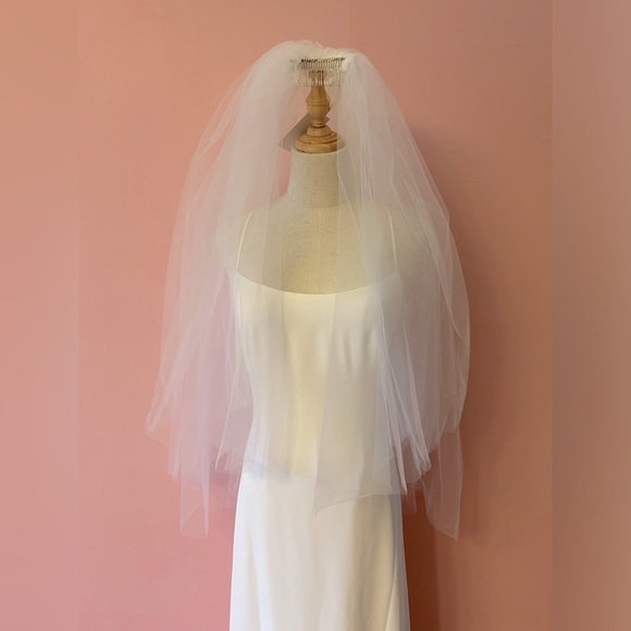 Two Tier Short Wedding Veil with Comb Waist Length - Picture 4 of 7